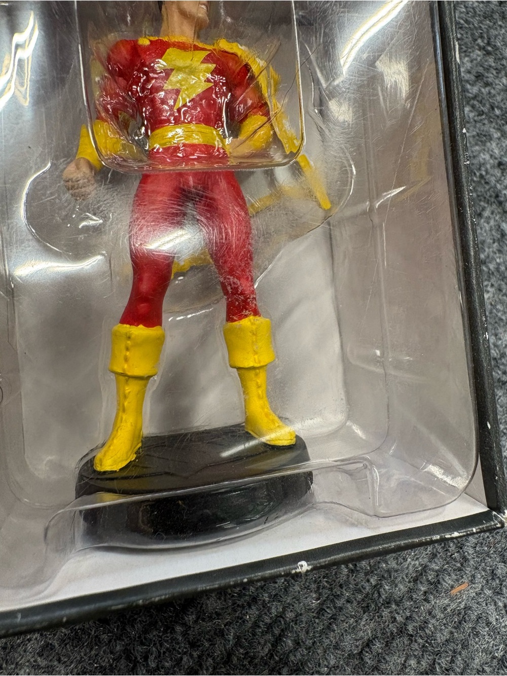 Shazam Superhero Action Figure with Cape Collectable with Stand 2008 - Picture 5 of 7